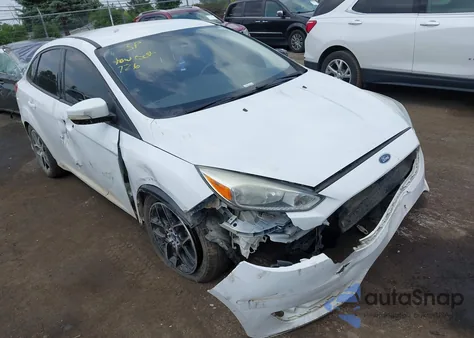 2015 Ford Focus Se z USA, uszkodzony, nr VIN 1FADP3F26FL257863